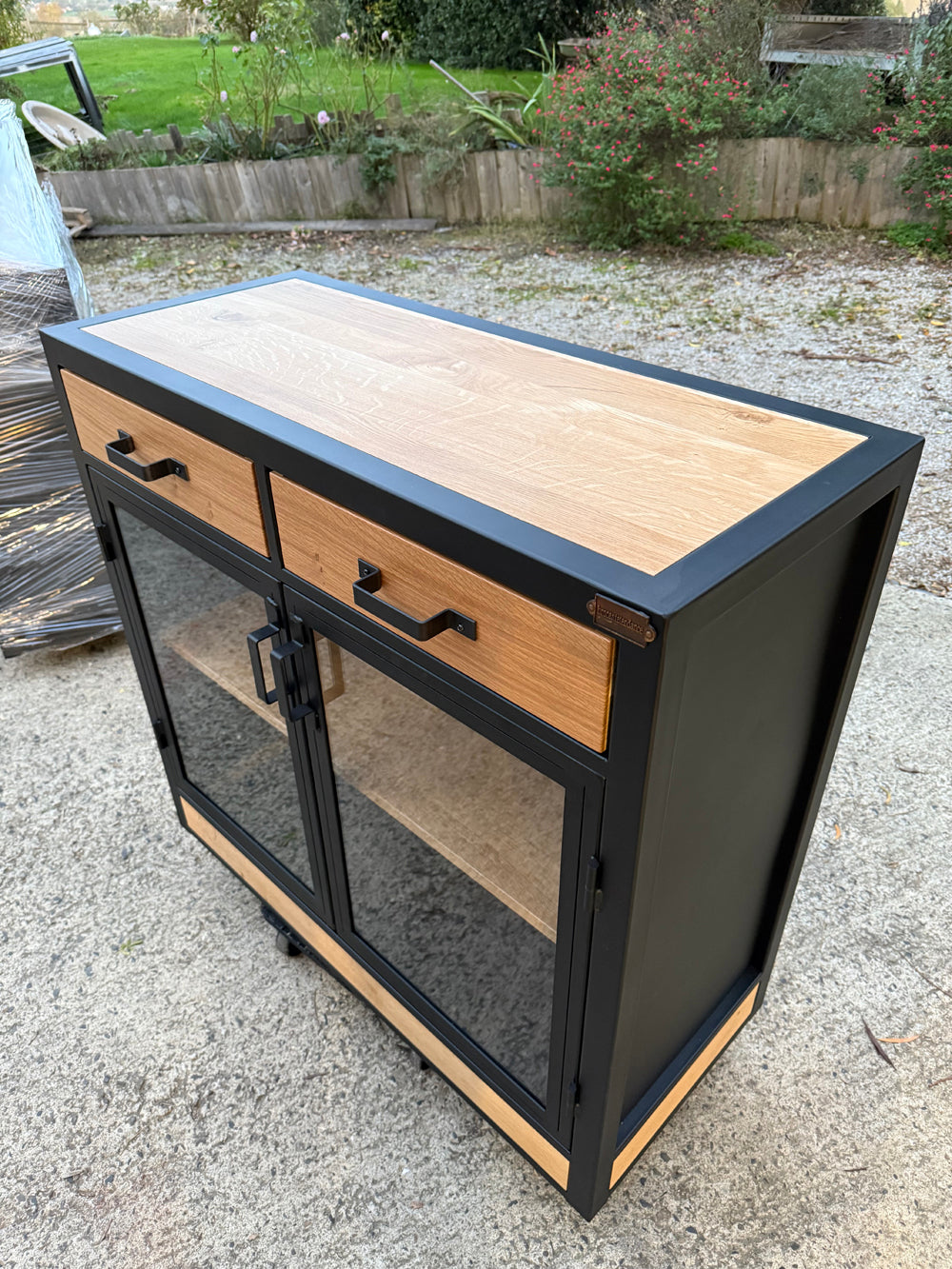 Buffet design industriel vitrée 2 portes - Réf 4609 - Prix de base 1390€