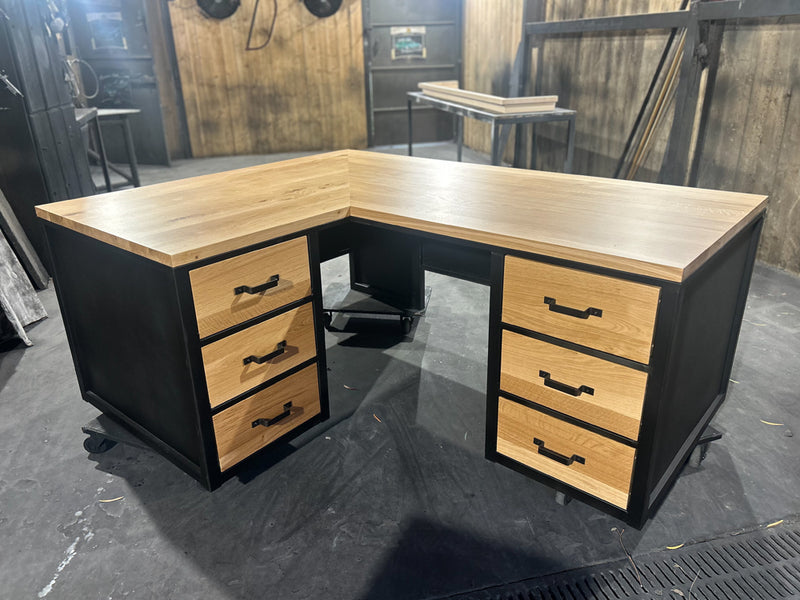 Bureau design industriel d'angle - Réf 4610 - Prix de base 2400€