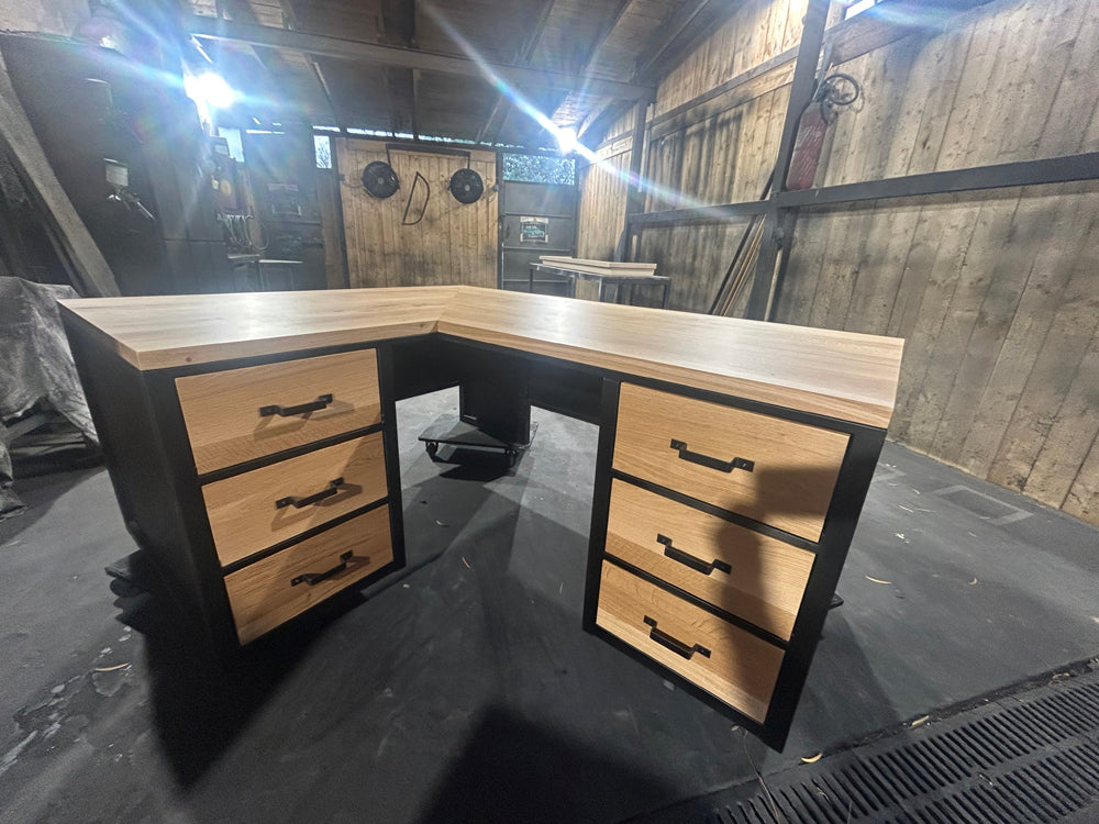 Bureau design industriel d'angle - Réf 4610 - Prix de base 2400€