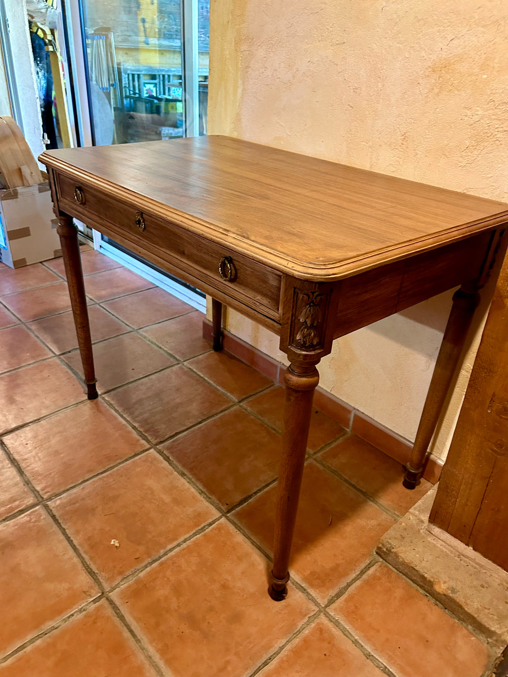 Bureau Noyer Massif Style 19ème Pieds Sculptés