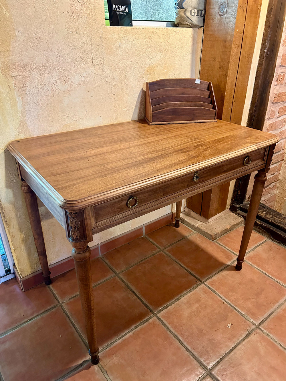 Bureau Noyer Massif Style 19ème Pieds Sculptés