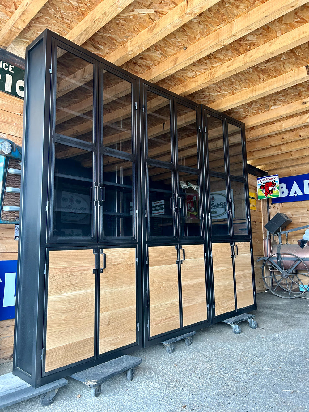 Bibliothèque design industriel vitrée Réf 4280 Prix de base : 3900€