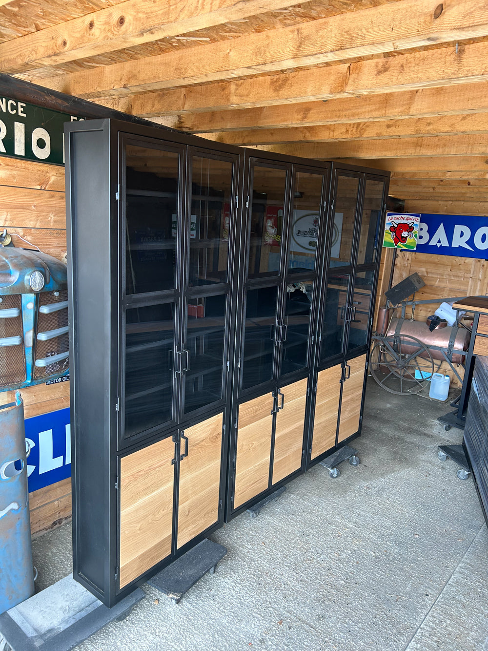 Bibliothèque design industriel vitrée Réf 4280 Prix de base : 3900€