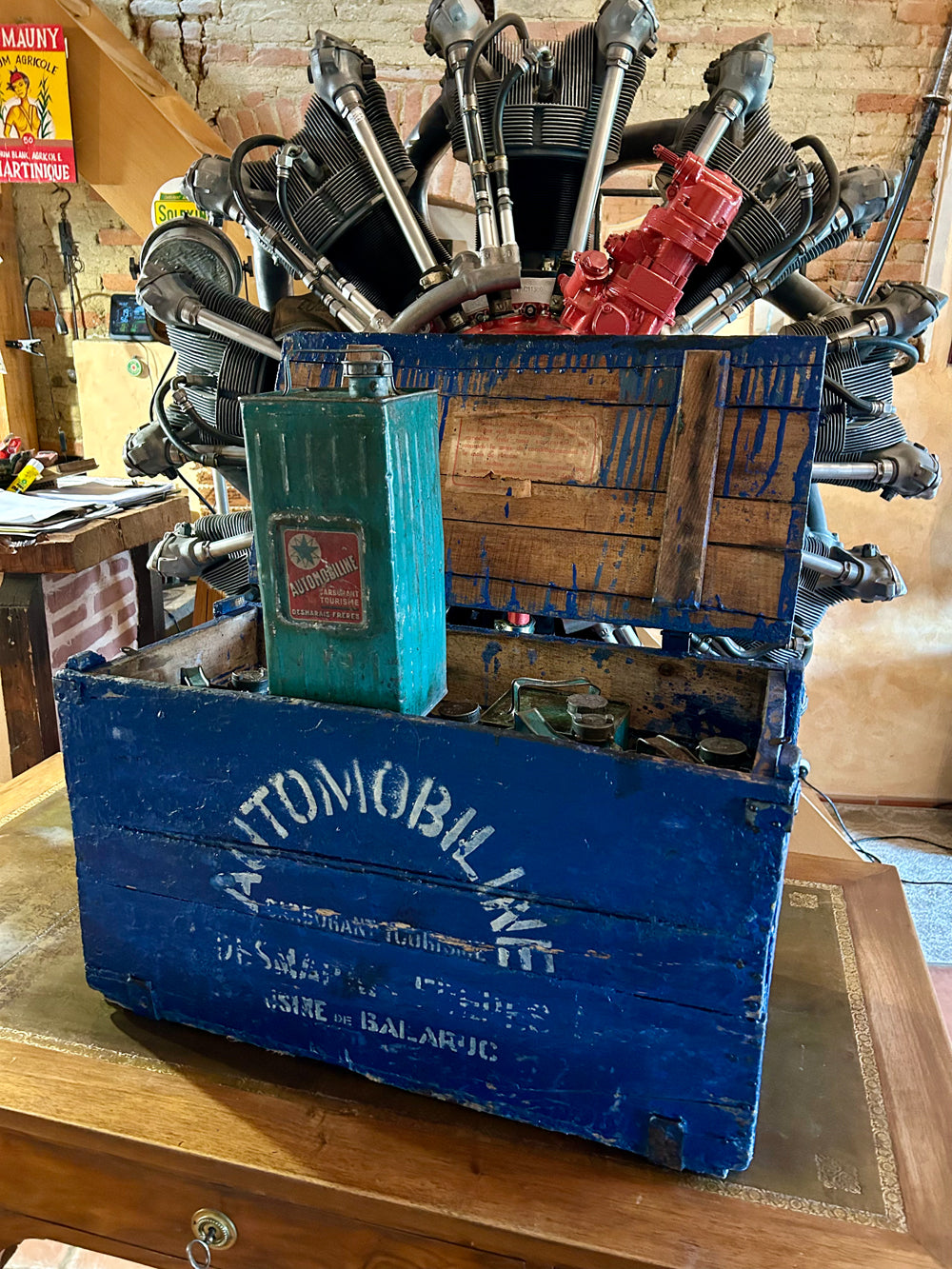 Caisse Automobiline  avec 7 bidons  1920 Réf 4150