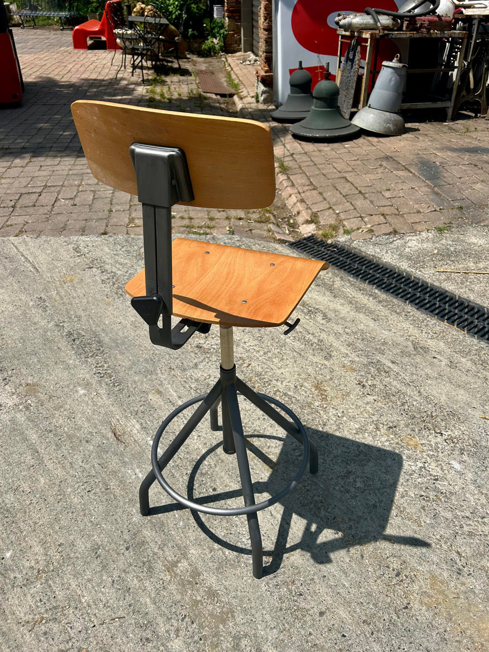 Chaise d'atelier BAO 1960 Réf 4496