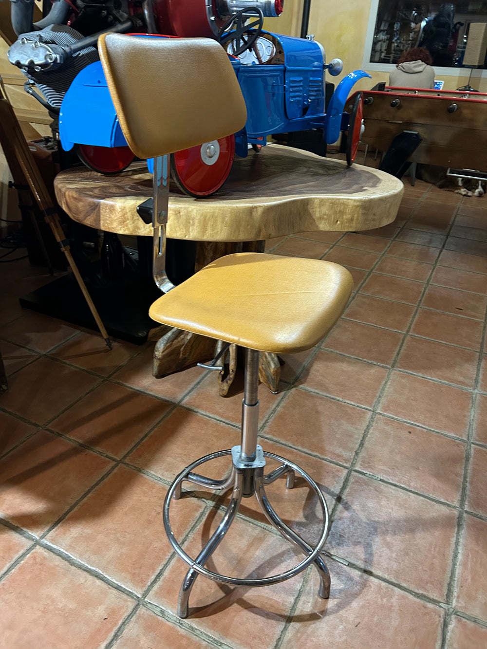 Chaise haute BAO 1960 réf 4196