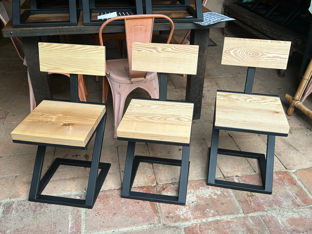 Chaise design industriel Réf 4549 Prix de base : 150€