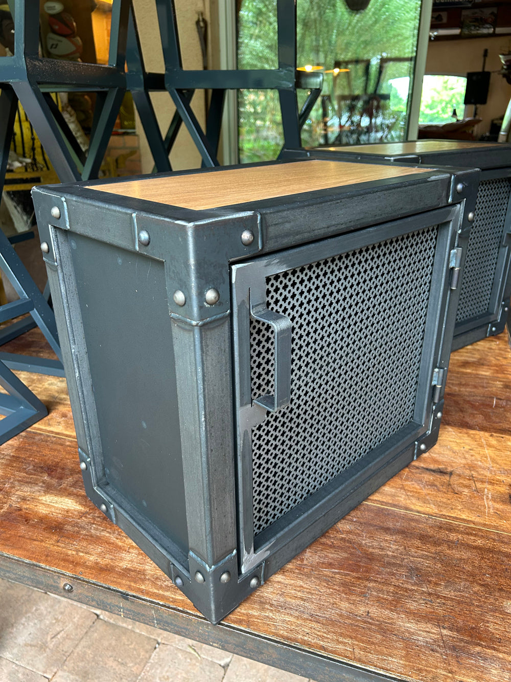 Chevet industriel modèle Manhattan Réf 4492 Prix de base 490€