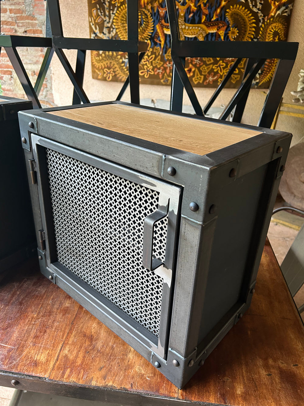 Chevet industriel modèle Manhattan Réf 4492 Prix de base 490€