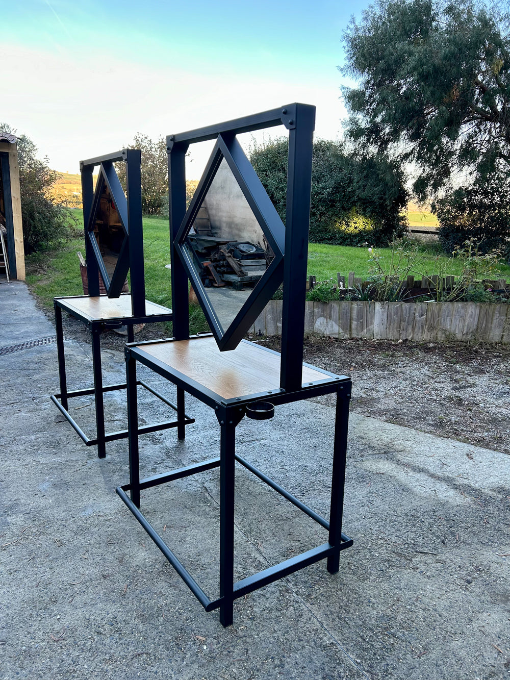 Console miroir de salon de coiffure Réf 4353  Prix de base : 1300€