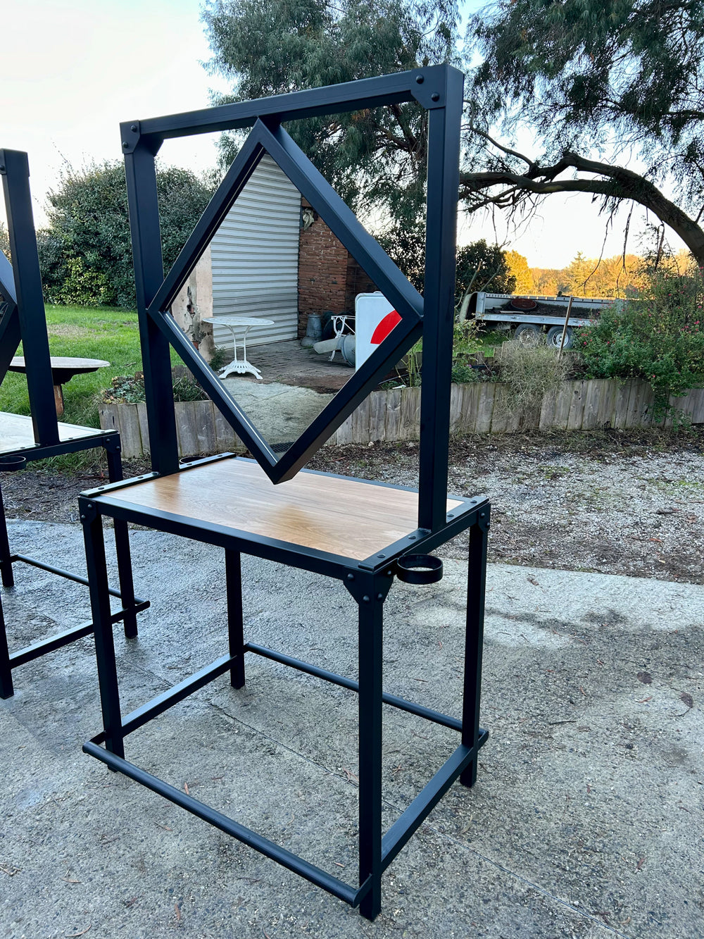 Console miroir de salon de coiffure Réf 4353  Prix de base : 1300€