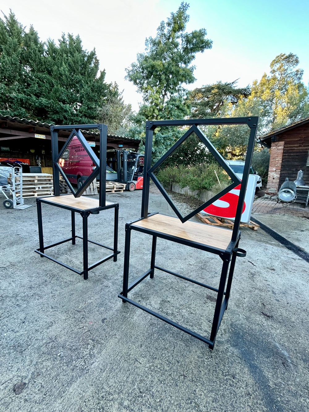 Console miroir de salon de coiffure Réf 4353  Prix de base : 1300€