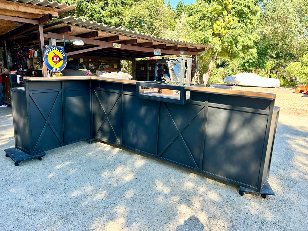 Comptoir de commerce avec vitrine Réf 4488 Prix de base 4300€