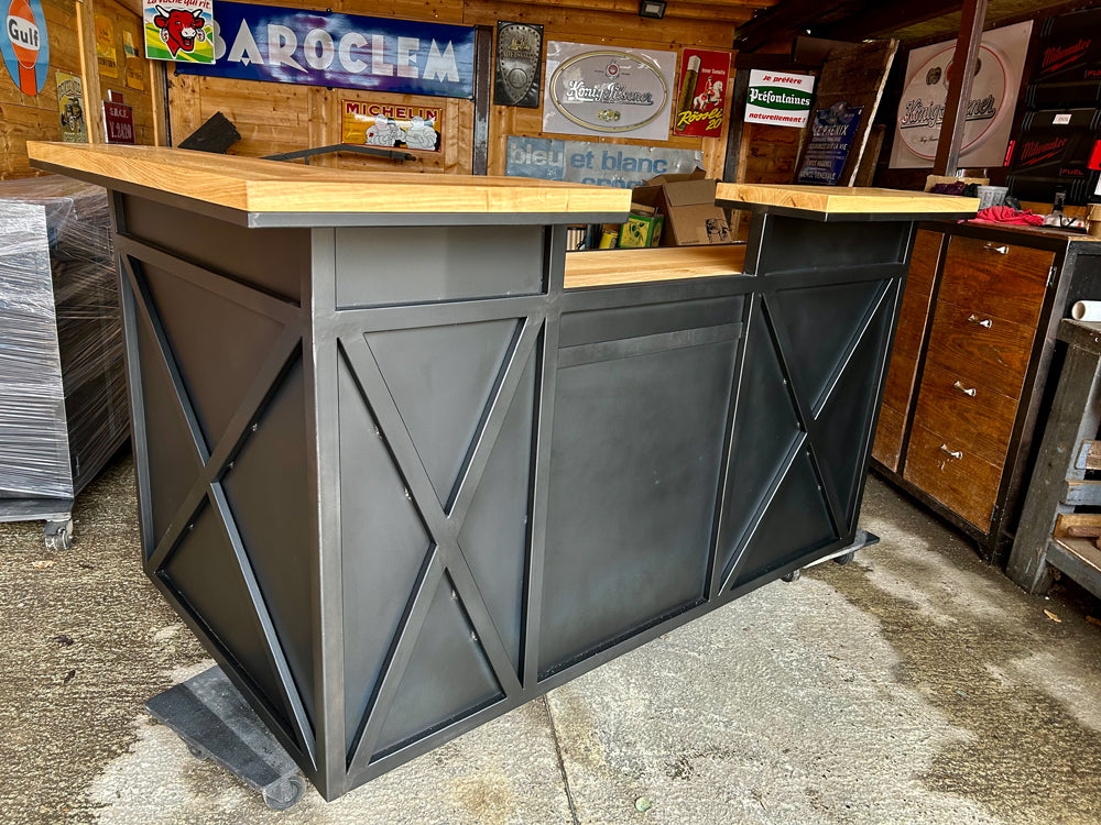 Comptoir de commerce industriel Réf 4219 Prix de base : 2500€