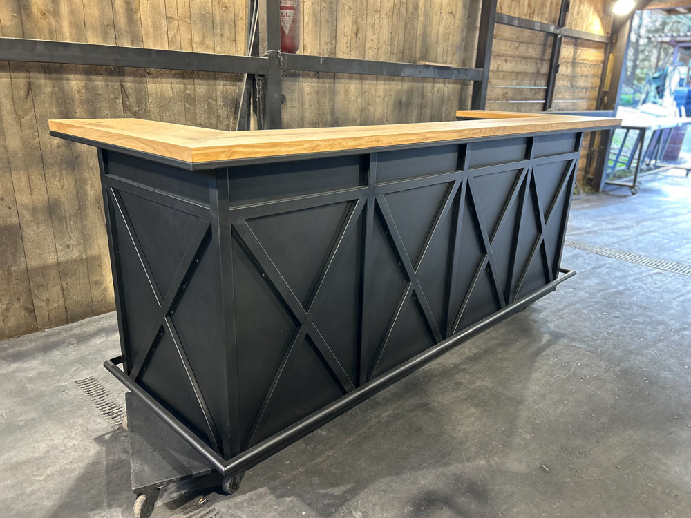 Comptoir design industriel sur mesure en U - Réf 4627