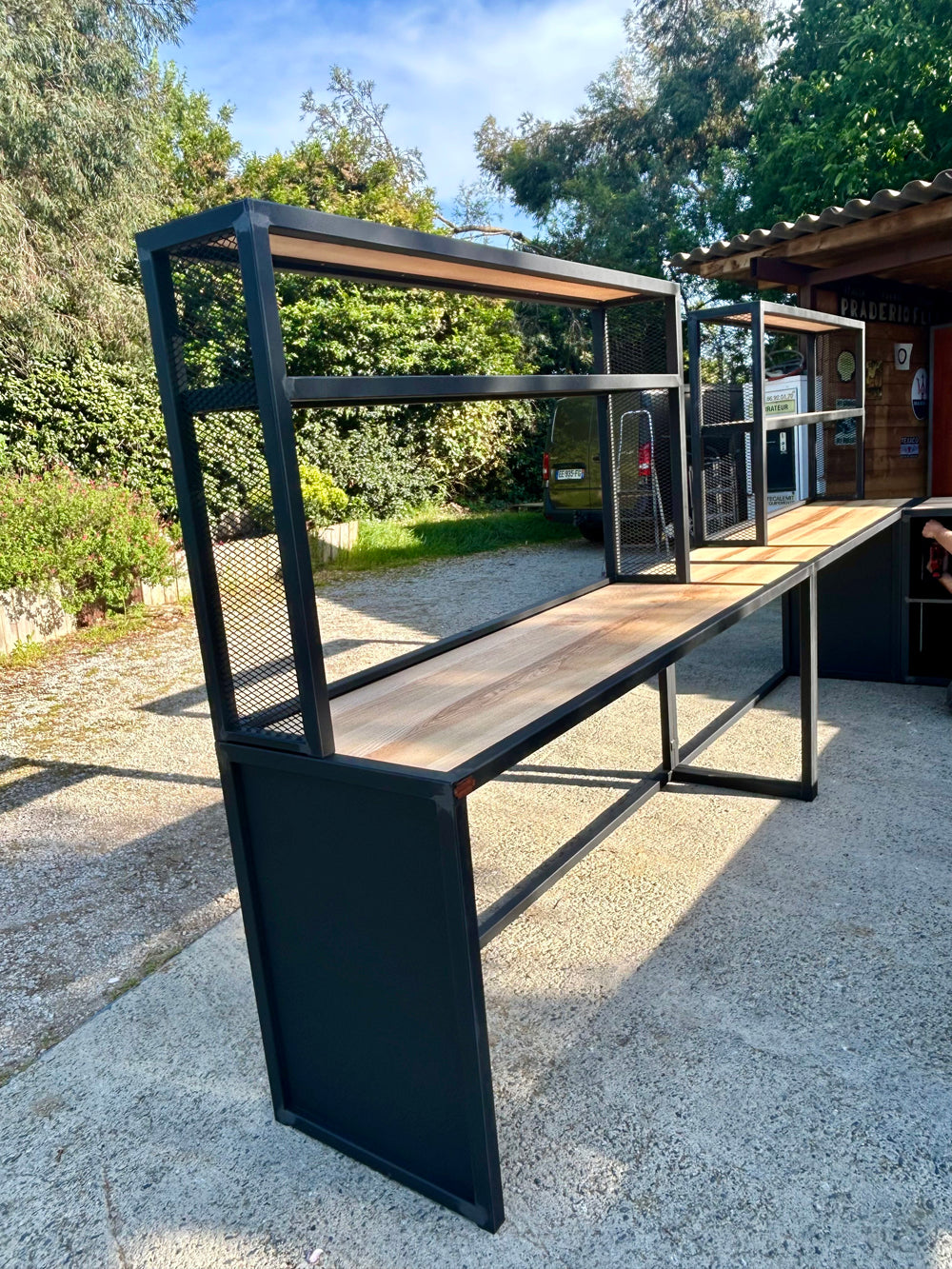 Comptoir et arrière comptoir design industriel Réf 4489 Prix de base 5300€