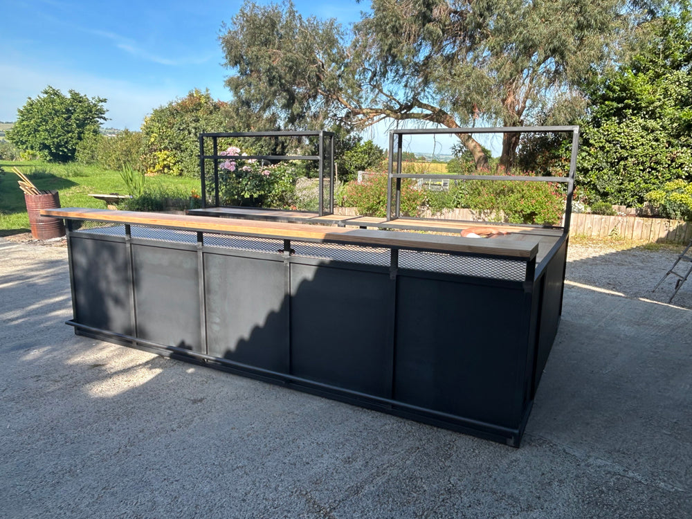 Comptoir et arrière comptoir design industriel Réf 4489 Prix de base 5300€