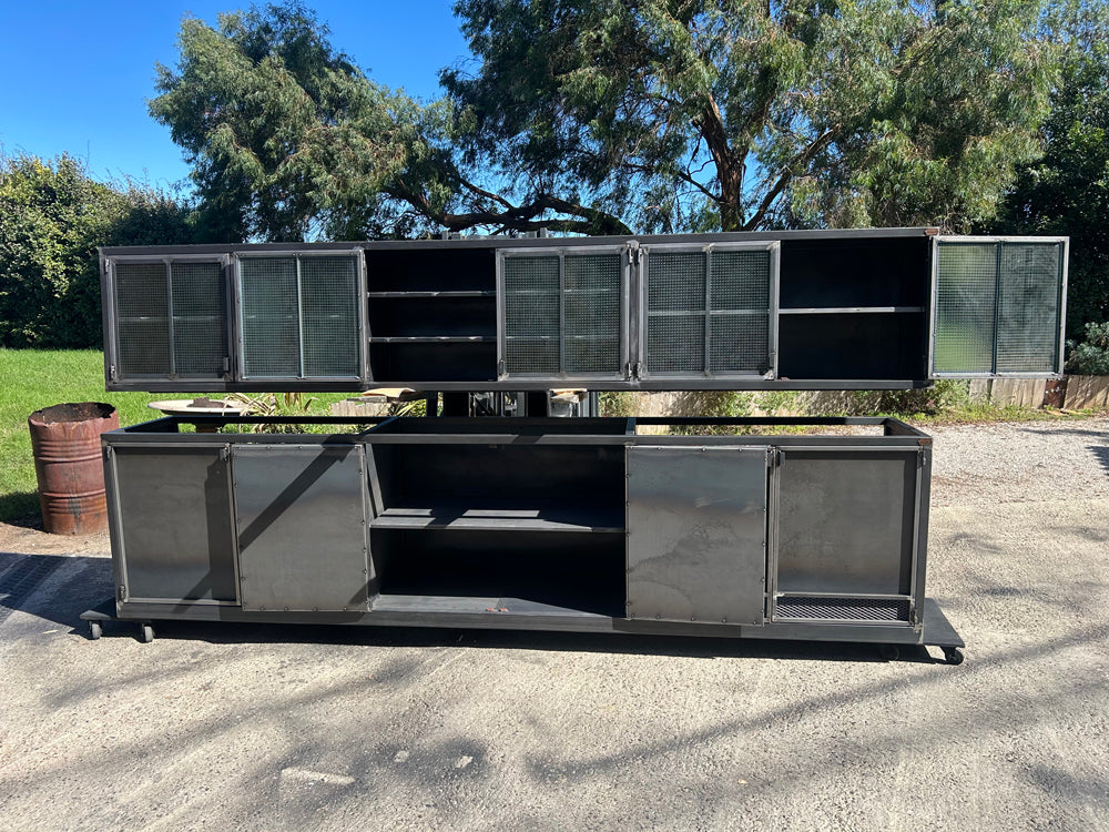 Buffet + meuble suspendu design industriel Réf 4547 Prix de base : 6200€