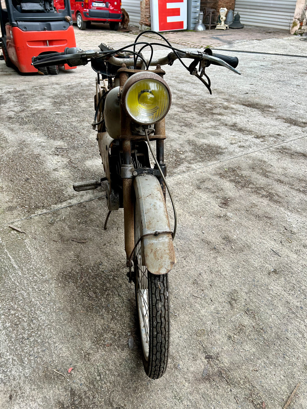 Cyclomoteur SEMPER 100cm3 Réf 4224