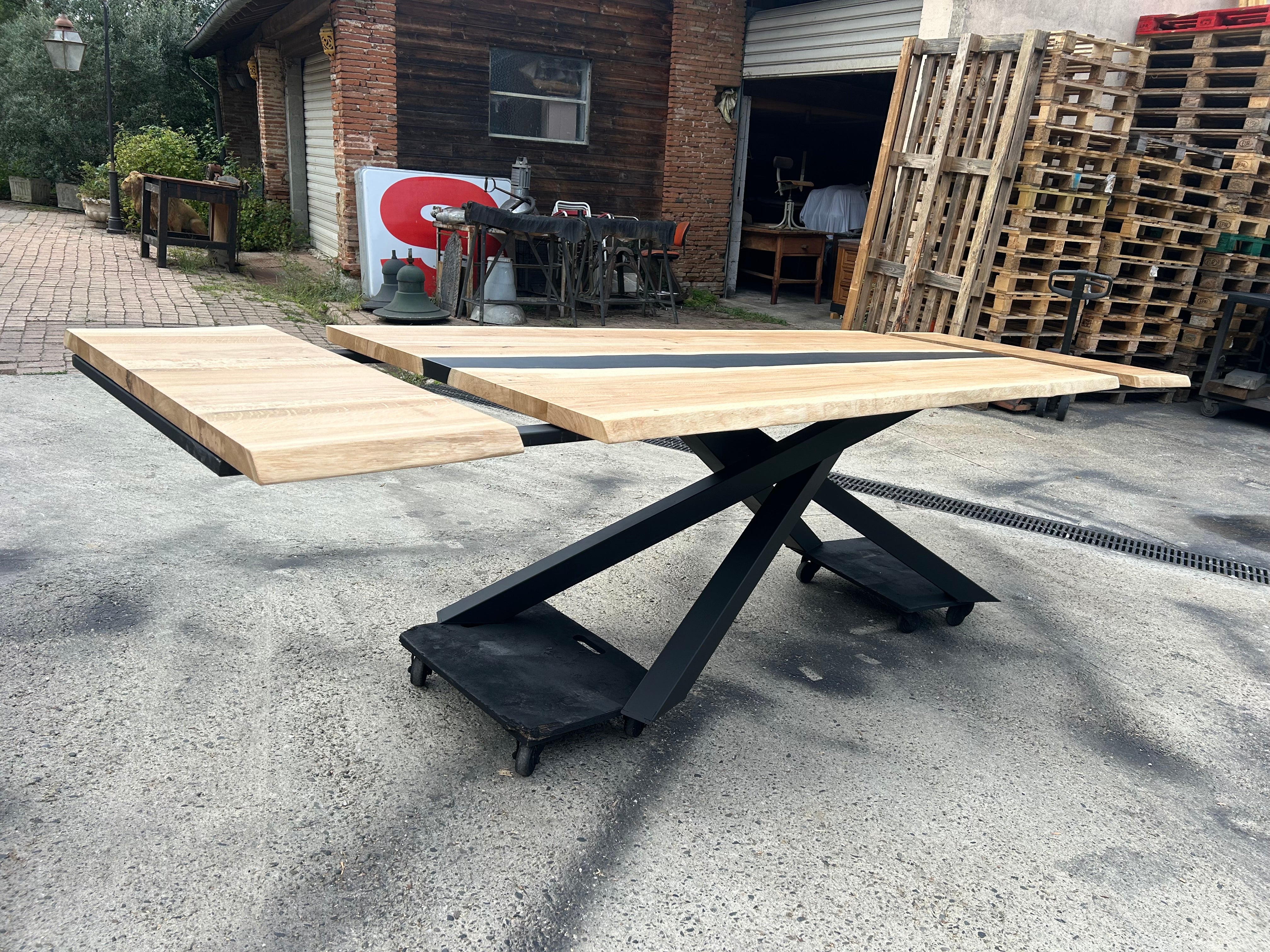 Table plateau époxy Réf 4116 Prix de base : 1990€