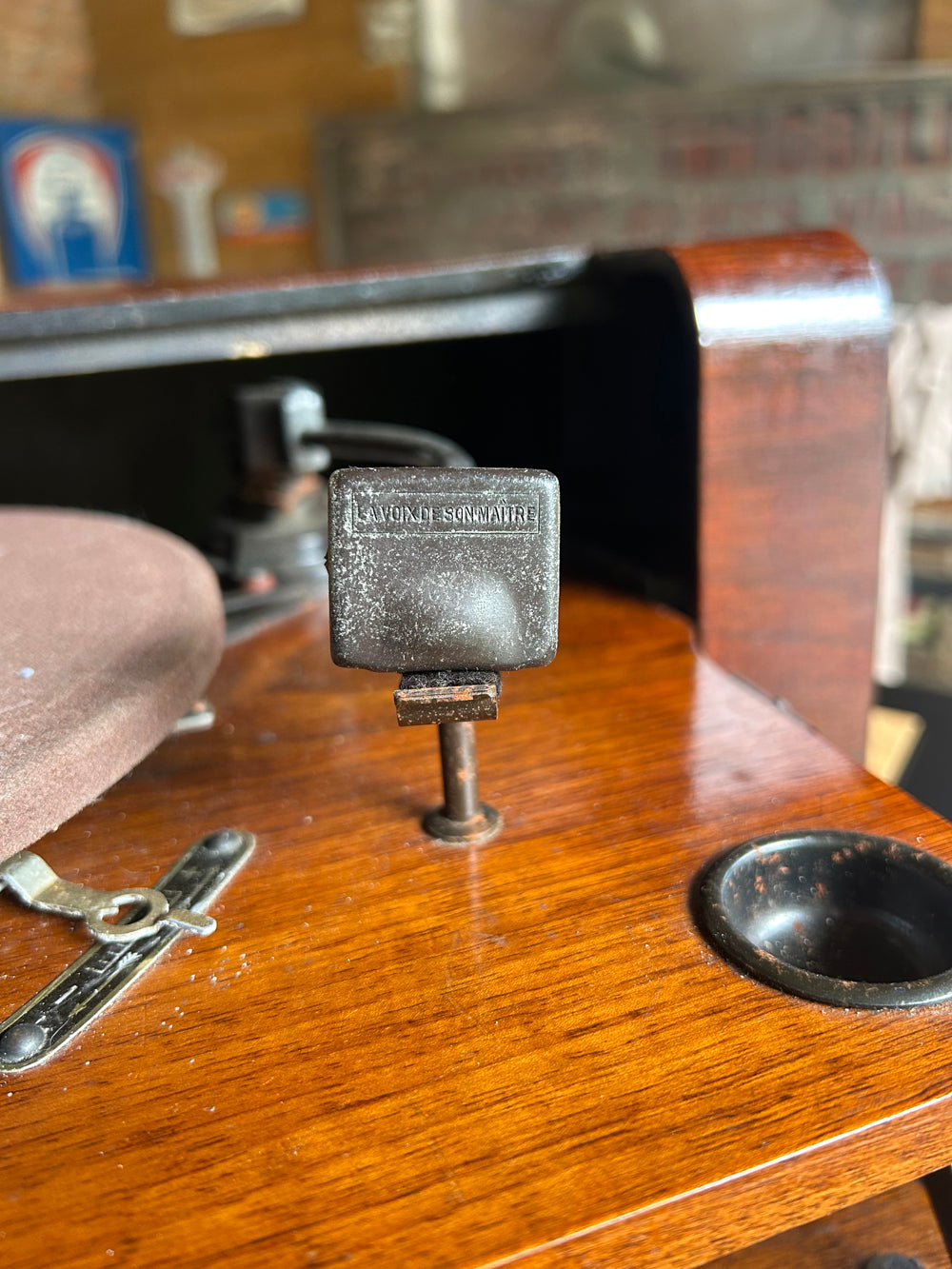 Electrophone à aiguille " La voix de son maitre " Réf 4472