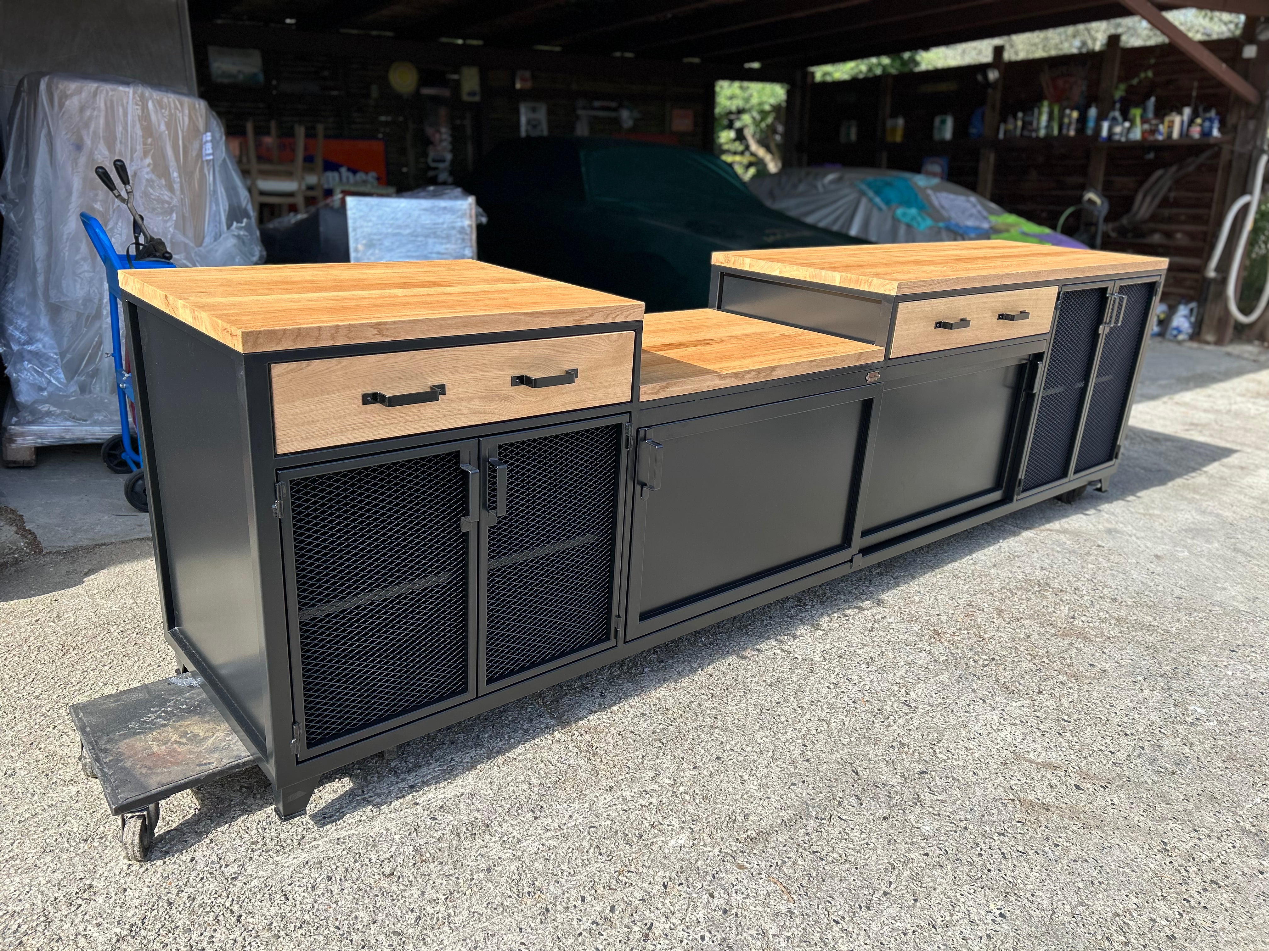 Cuisine d'été  design industriel PRIX  de base: 4500€ réf 3716