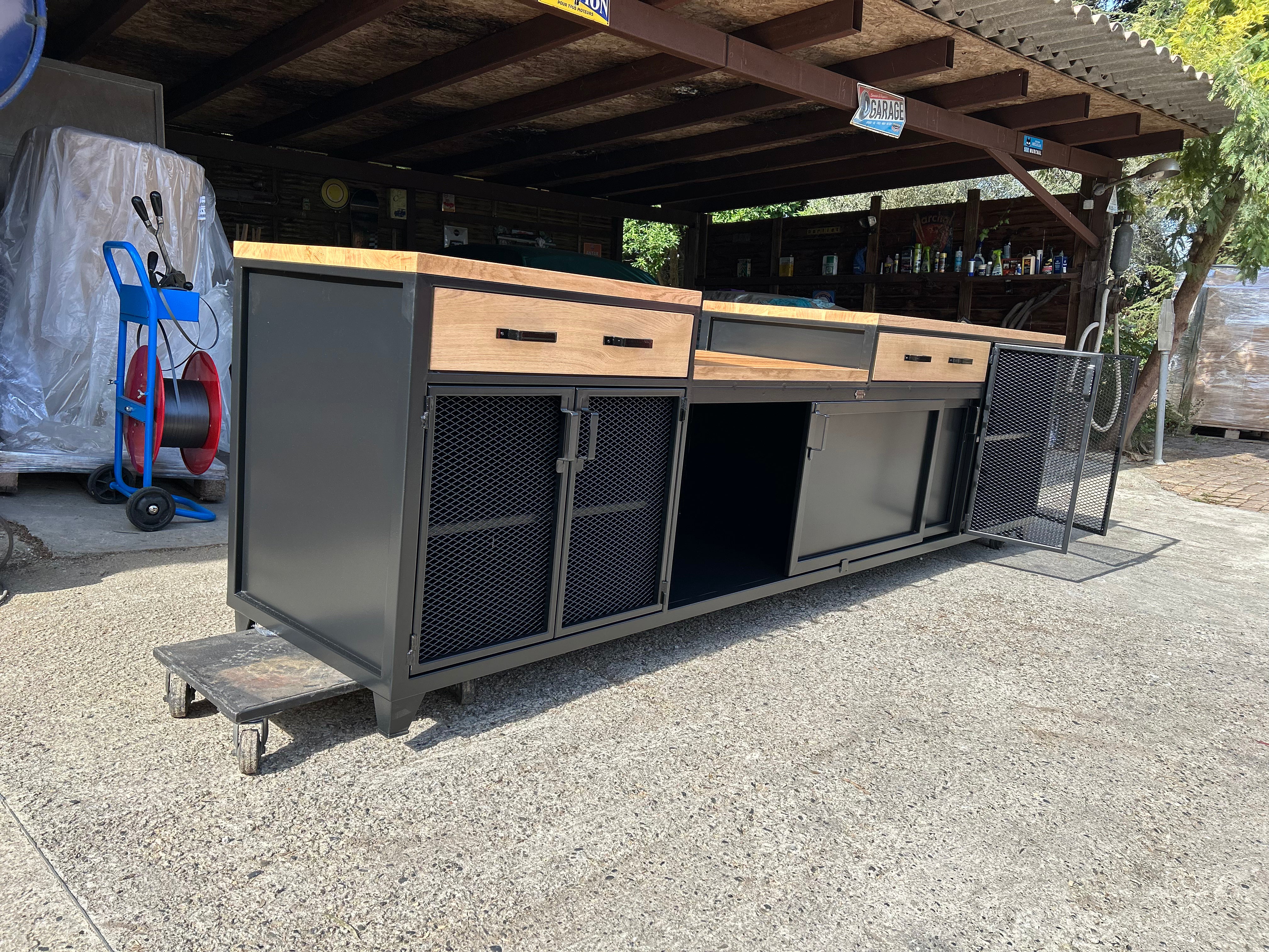 Cuisine d'été  design industriel PRIX  de base: 4500€ réf 3716