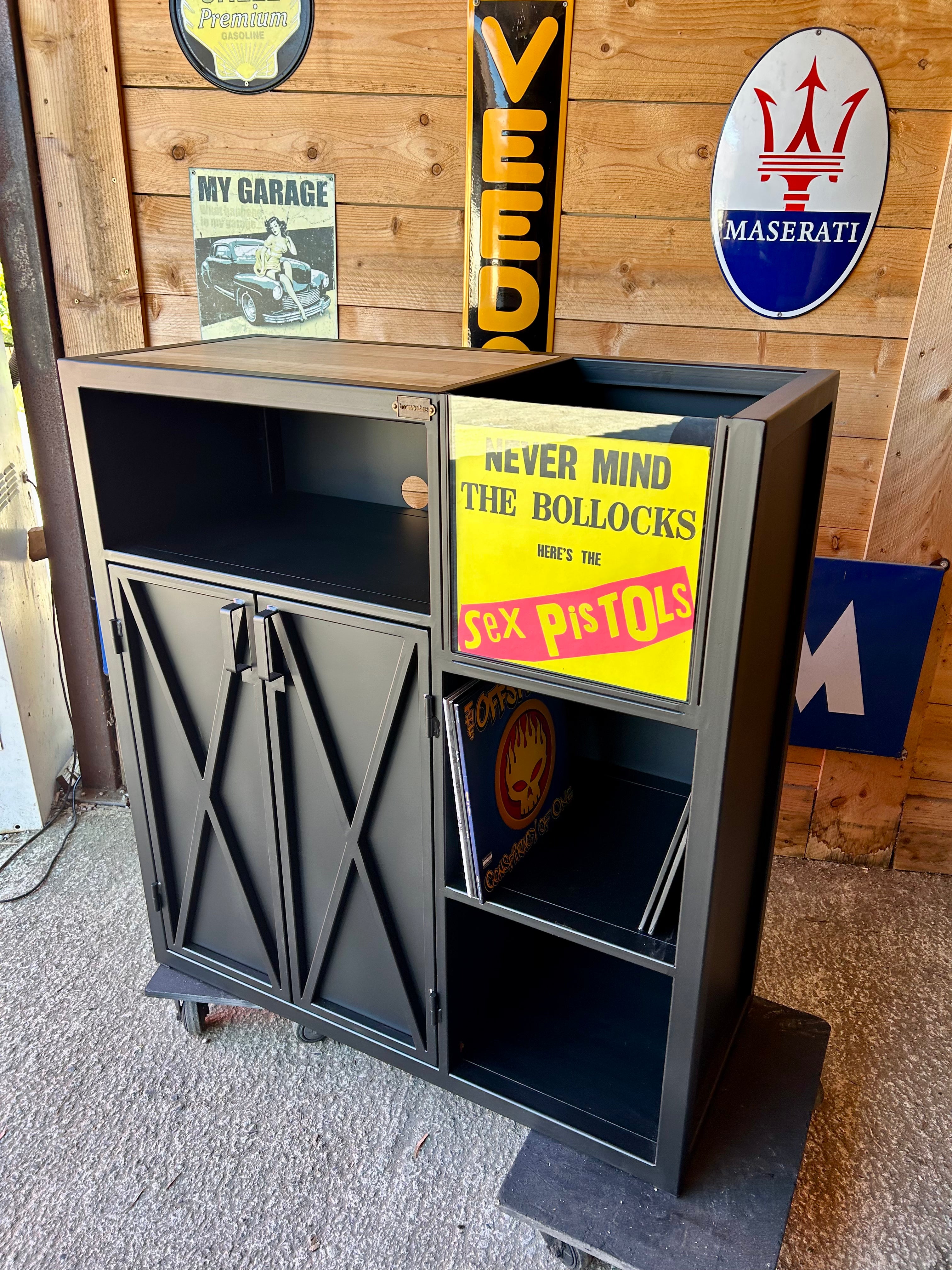 Meuble platine vinyle Réf 4126 Prix de base : 1050€