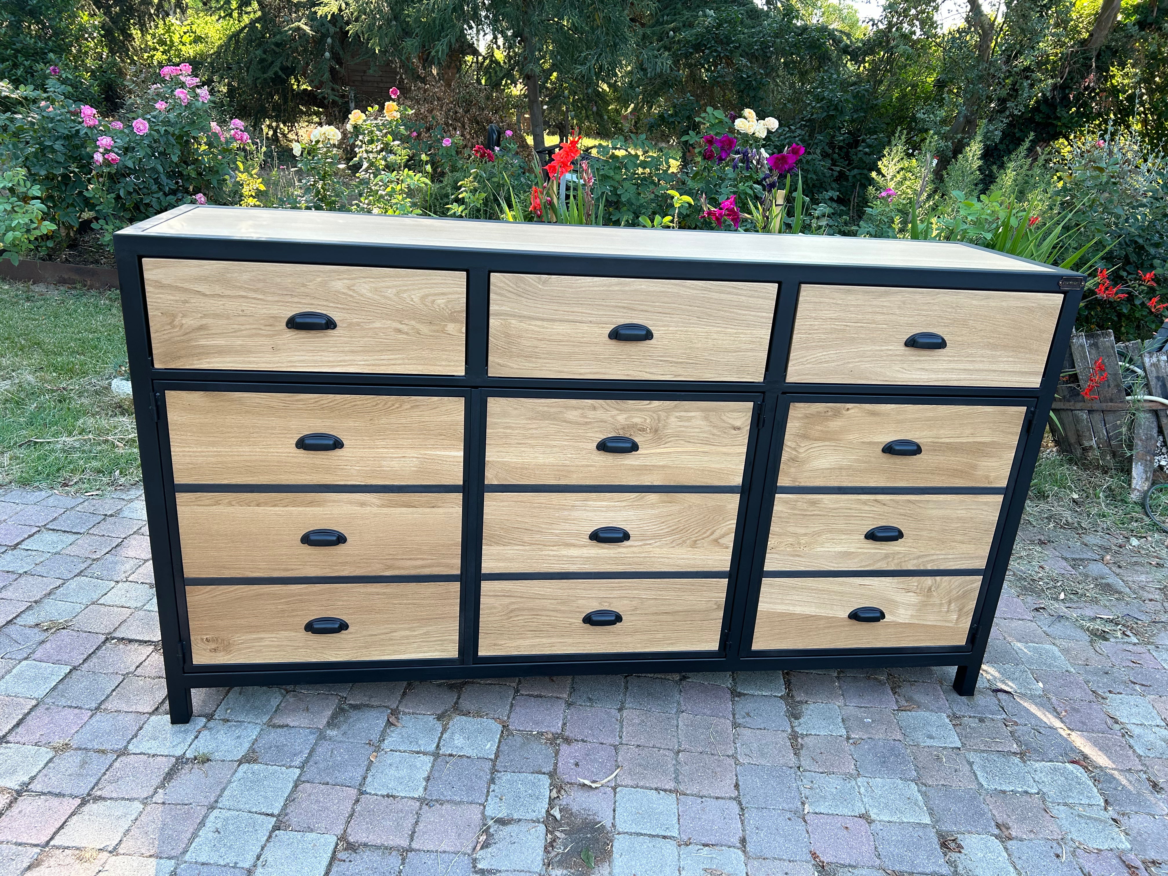 Buffet industriel métal & chêne PRIX de base: 1900€réf 3372