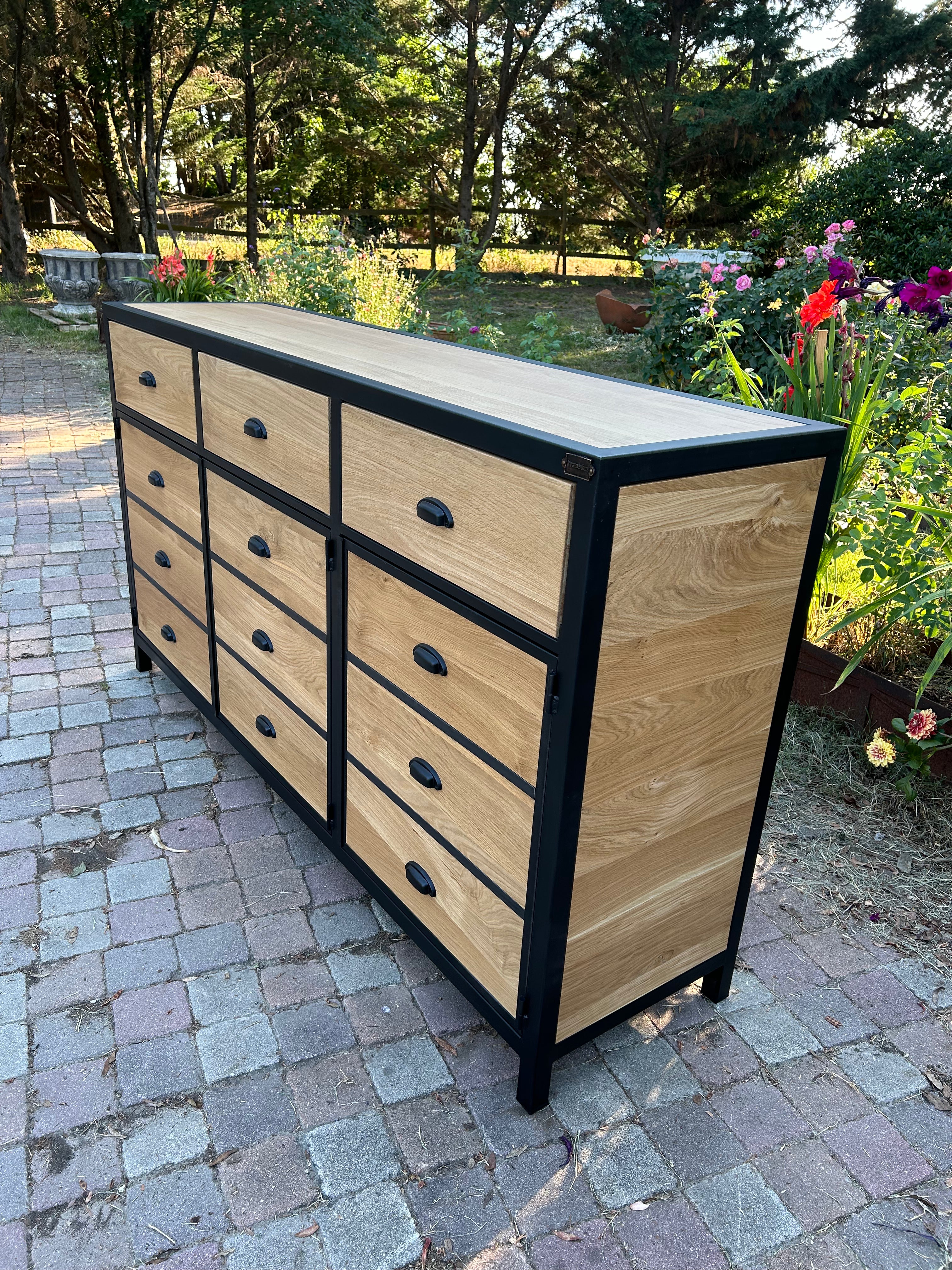 Buffet industriel métal & chêne PRIX de base: 1900€réf 3372