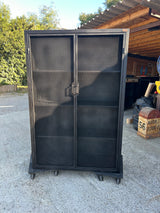 Armoire industrielle porte grillagées Réf 3285  Prix de base : 950,00 €