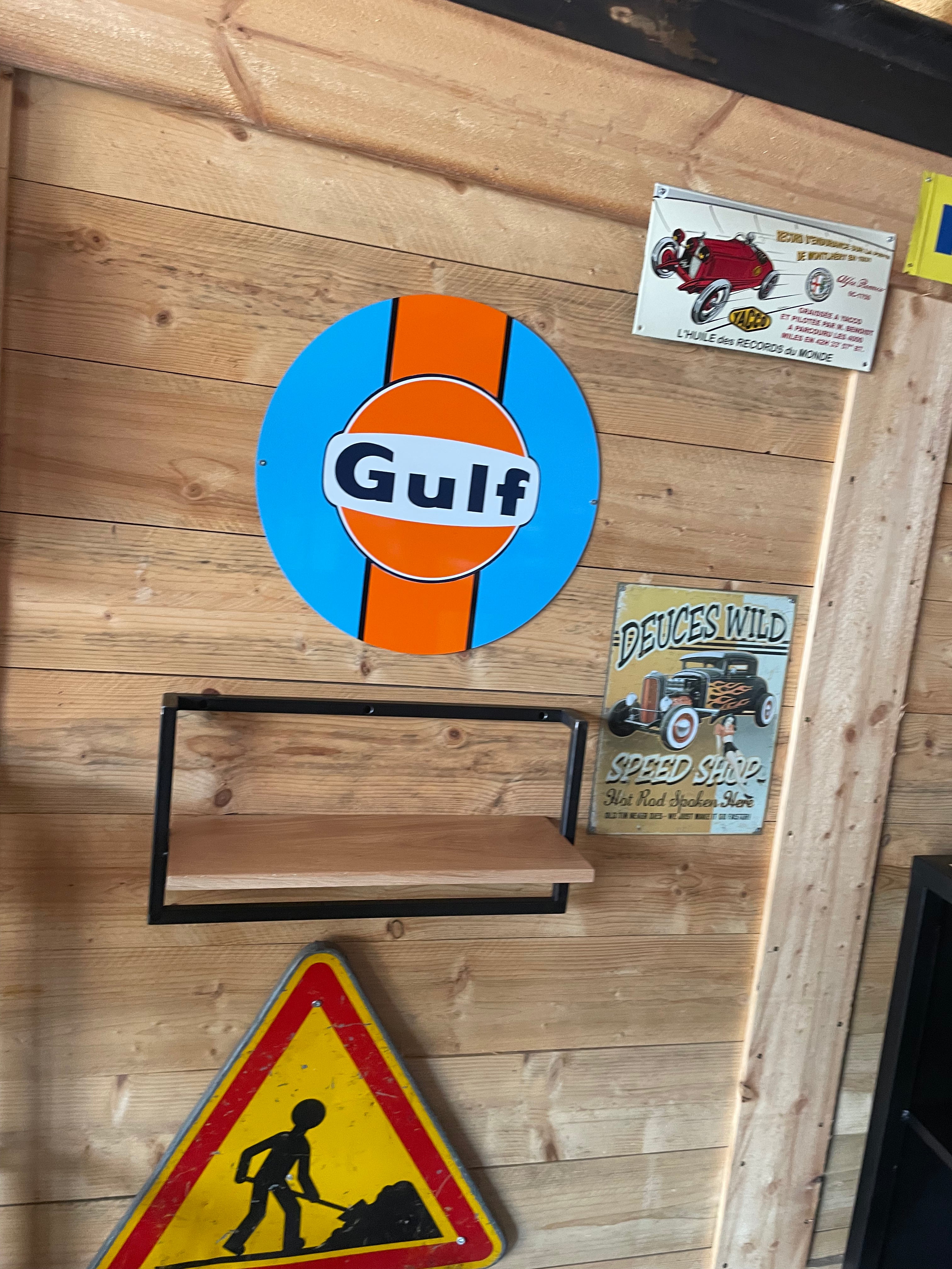 Etagères murale  PRIX de base : 170€   réf 3770