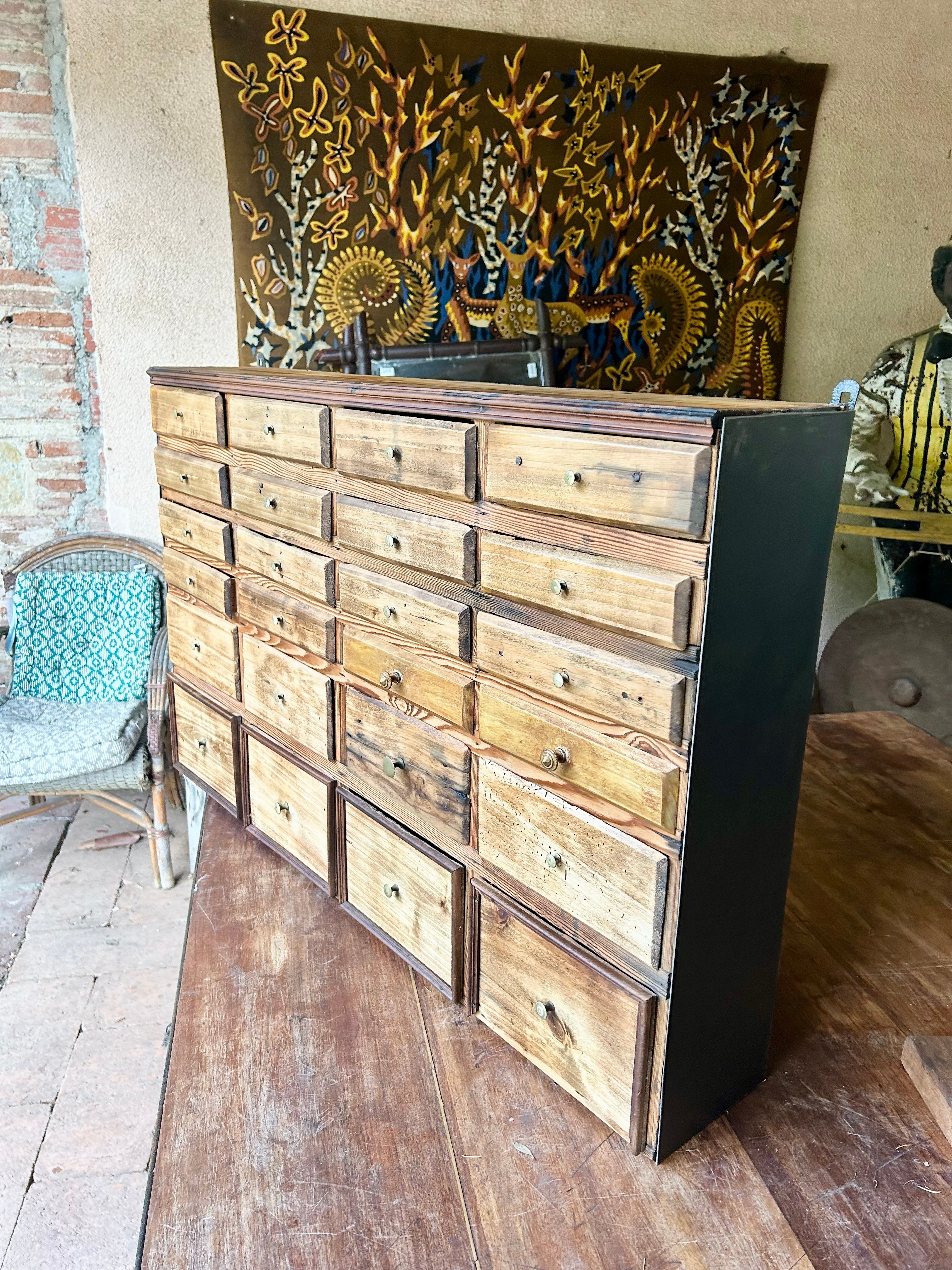 Meuble d'atelier suspendu 24 tiroirs Réf 4505