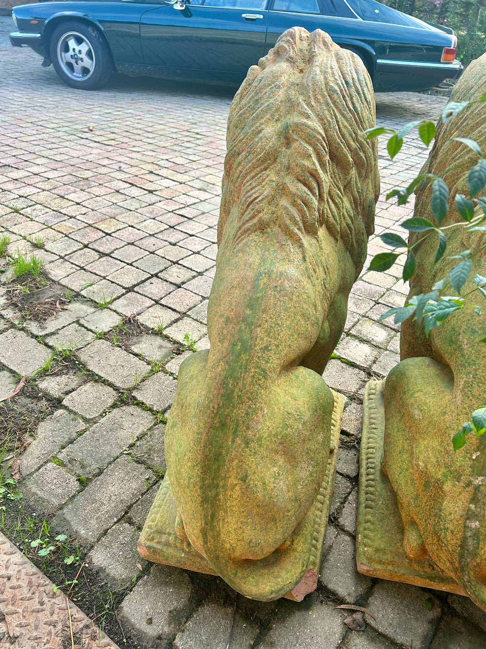 Imposant Lion en pierre reconstitué  Réf 4340