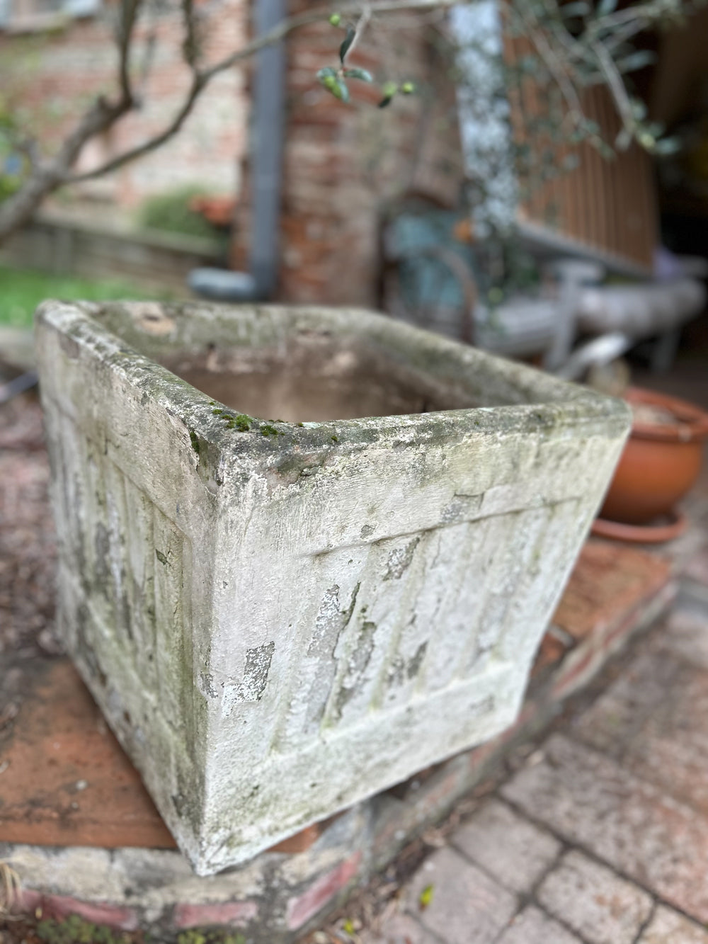 Jardinière vintage béton moulé réf 4131