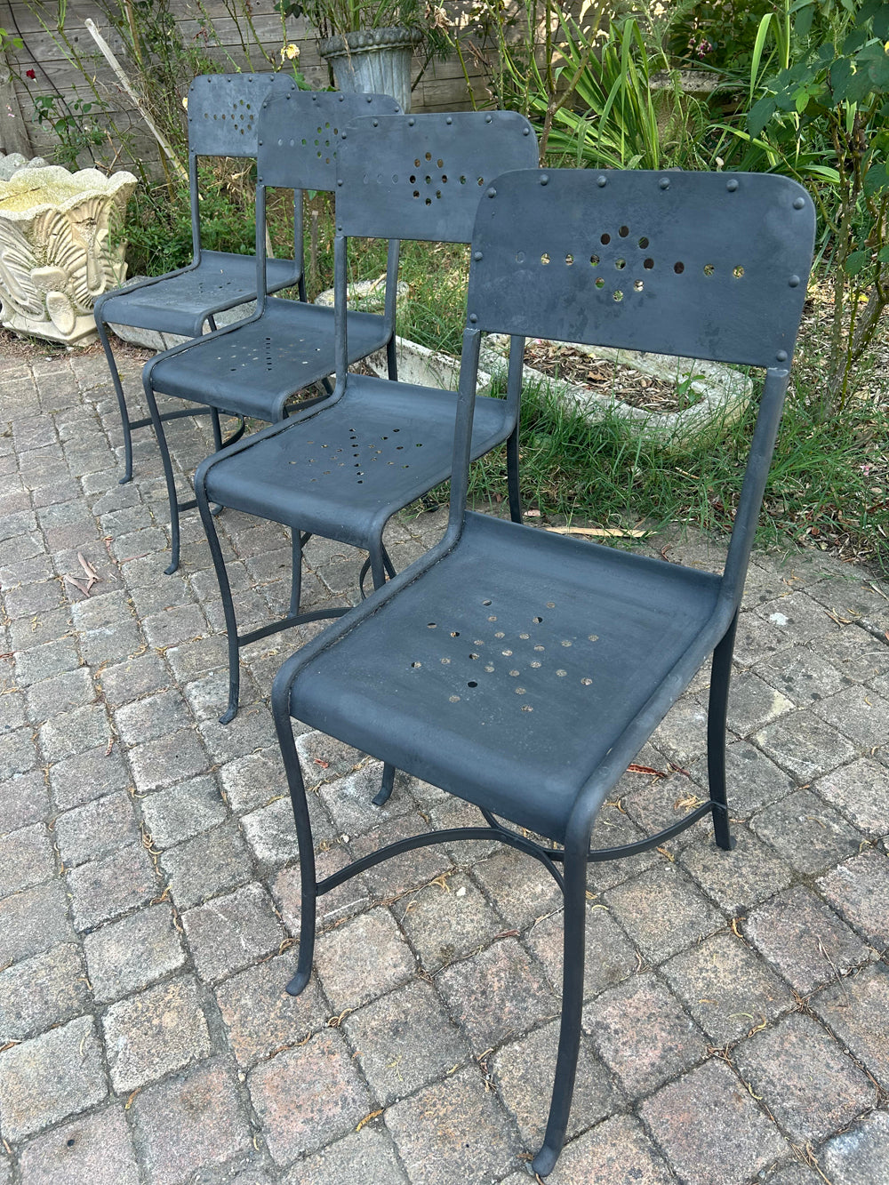 Lot de 4 chaises Mètal rivetées 1920/30