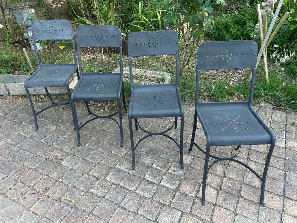Lot de 4 chaises Mètal rivetées 1920/30