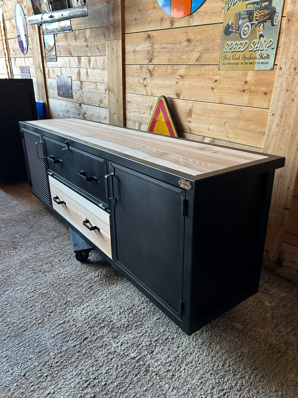 Meuble TV à clapet Réf 4092 Prix de base : 1250€