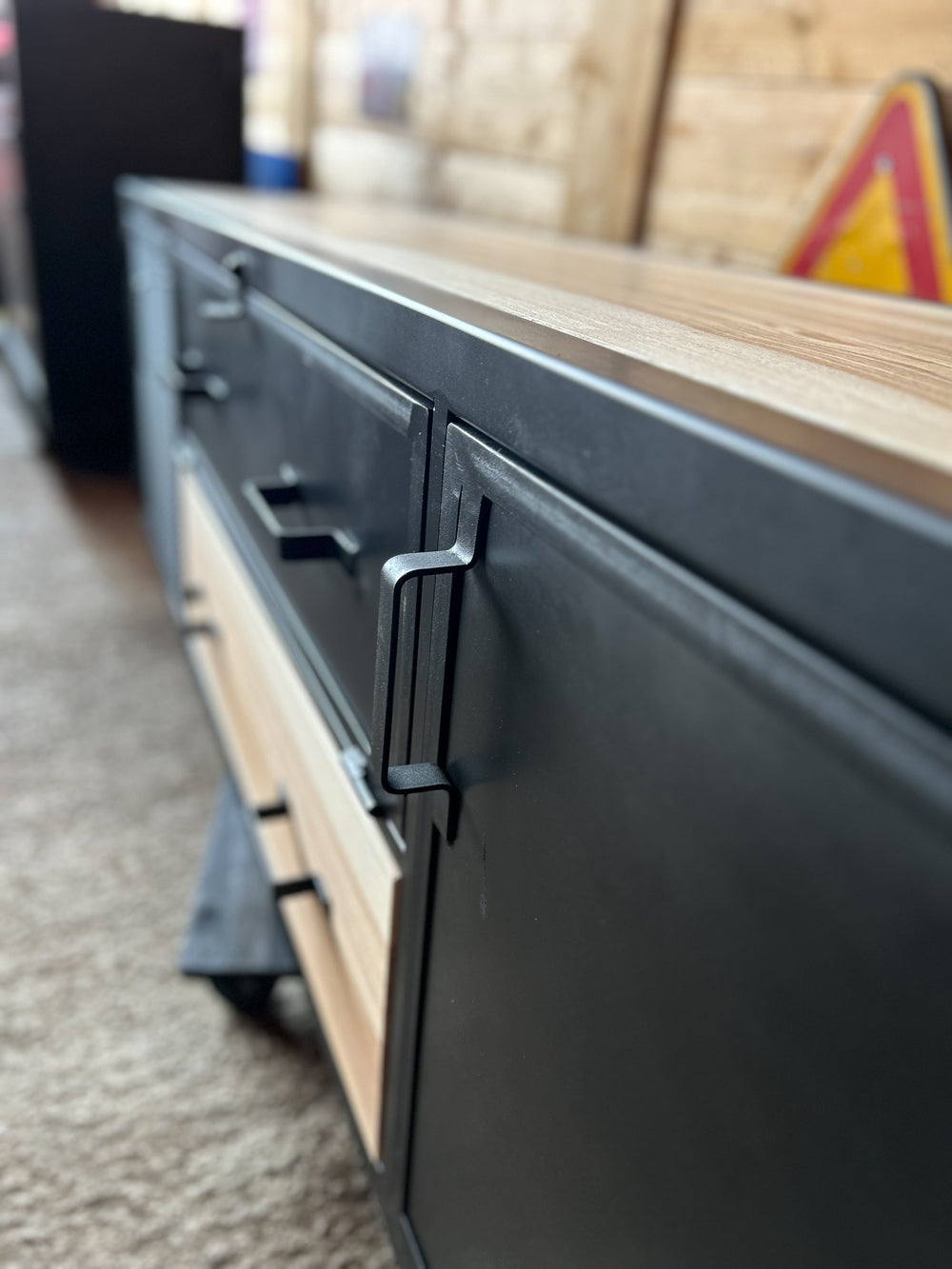 Meuble TV à clapet Réf 4092 Prix de base : 1250€