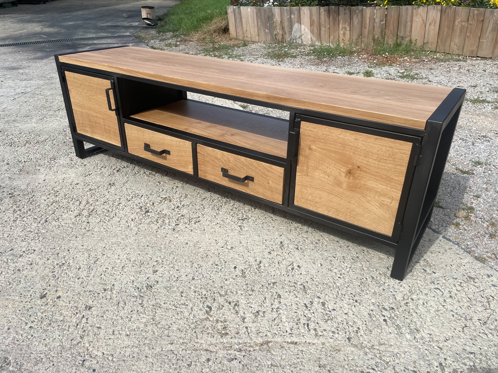 Meuble TV industriel réf 4081 Prix de base : 1390€