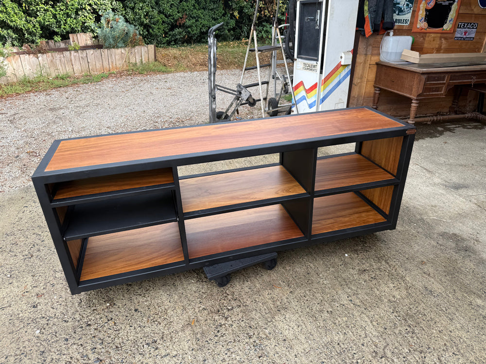 Meuble TV Industriel Sur Mesure En Bois Et Métal – Avec Espace Pour Platine Vinyle