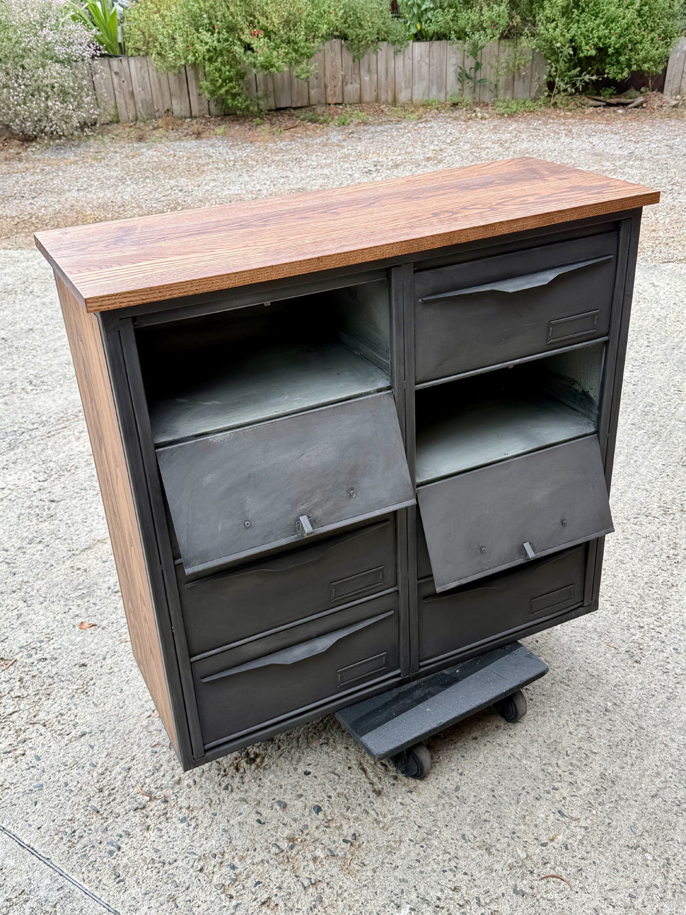 Meuble à 8 clapets YAC 1960 Réf 4516