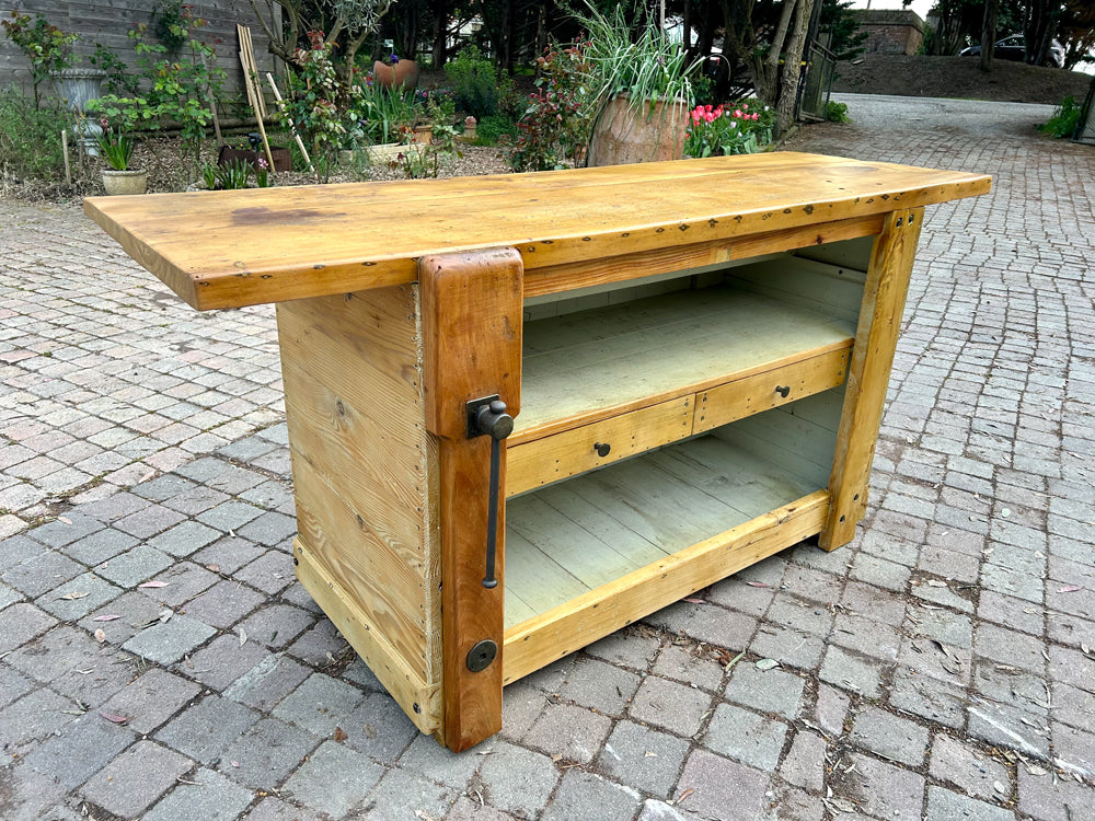 Etabli ancien habillage bois  réf 4239