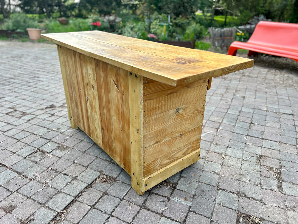 Etabli ancien habillage bois  réf 4239