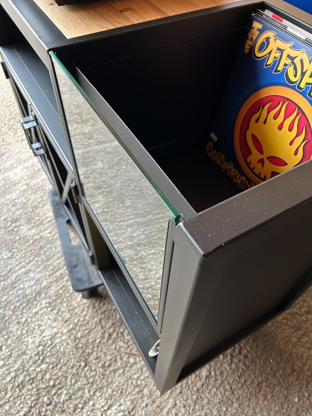 Meuble platine vinyle Réf 4126 Prix de base : 1050€