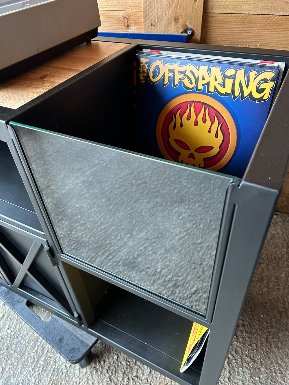 Meuble platine vinyle Réf 4126 Prix de base : 1050€