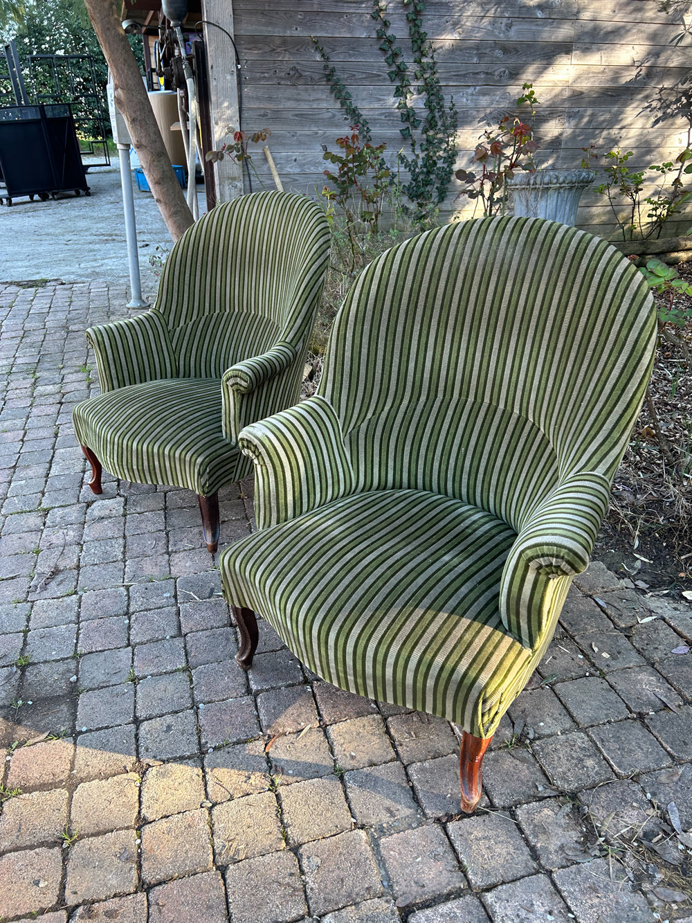 Paire de fauteuils crapaud 1950/60 réf 4234