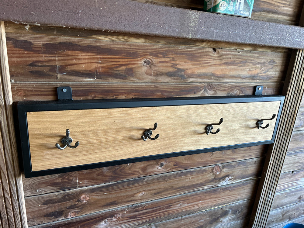 Patere murale crochets fonte Réf 4522 Prix de base : 190€