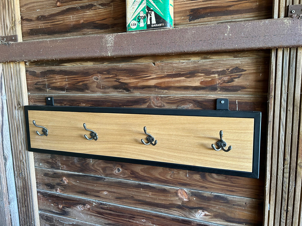 Patere murale crochets fonte Réf 4522 Prix de base : 190€