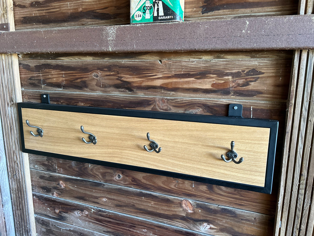 Patere murale crochets fonte Réf 4522 Prix de base : 190€